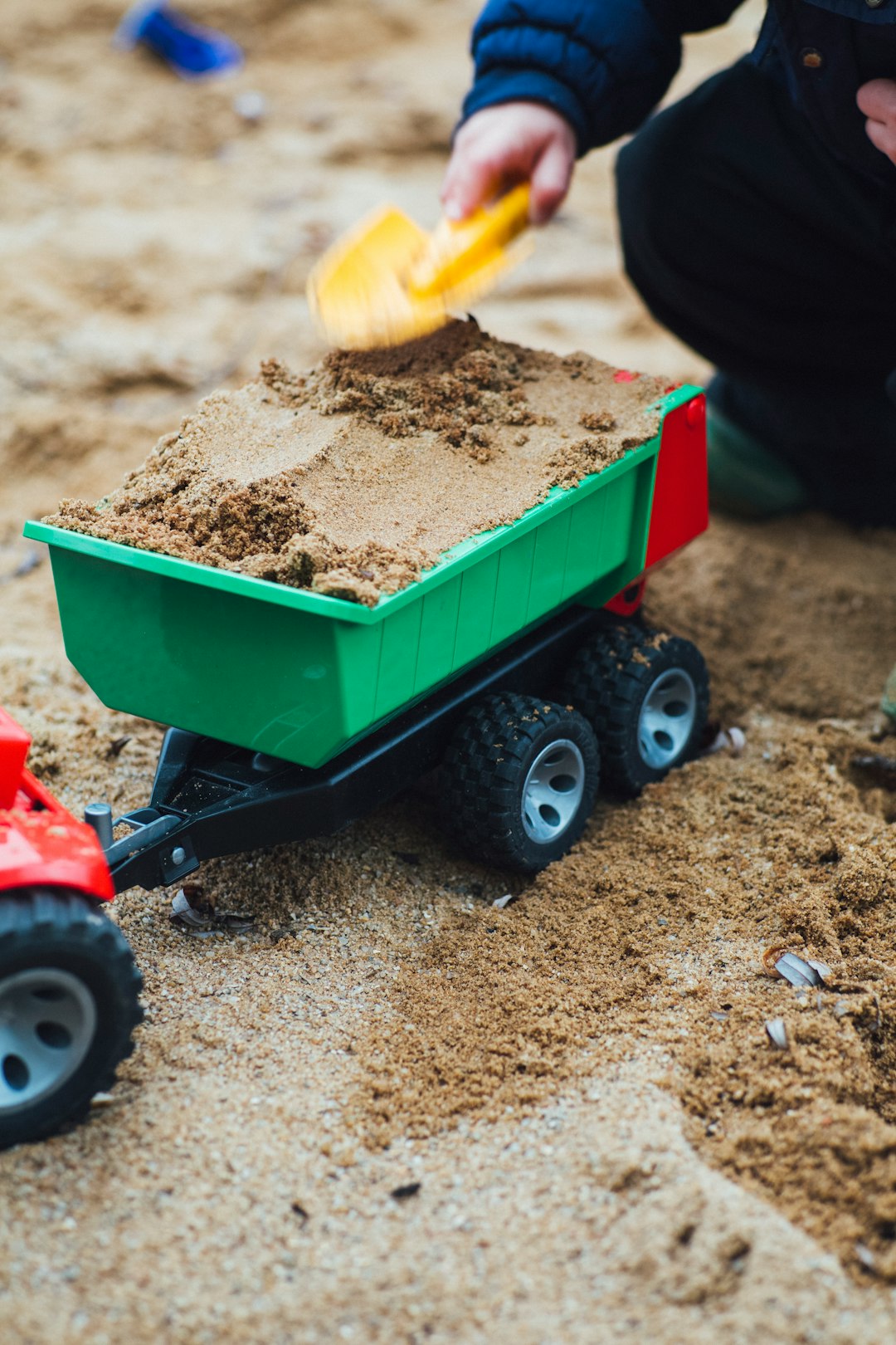 services-01 Visit your local playground with sandbox in your city and have outdoor fun with kids. Made with Canon 5d Mark III and loved analog lens, Leica Elmarit-R 1:2.8 / 90mm (Year: 1985)
